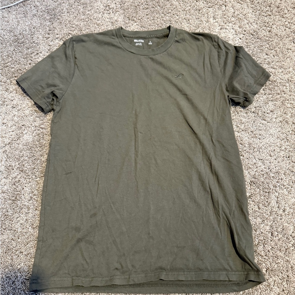 Hollister Men's Olive Green T-Shirt